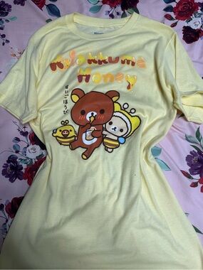 Hot Topic Yellow Rilakkuma Honey Graphic Tee